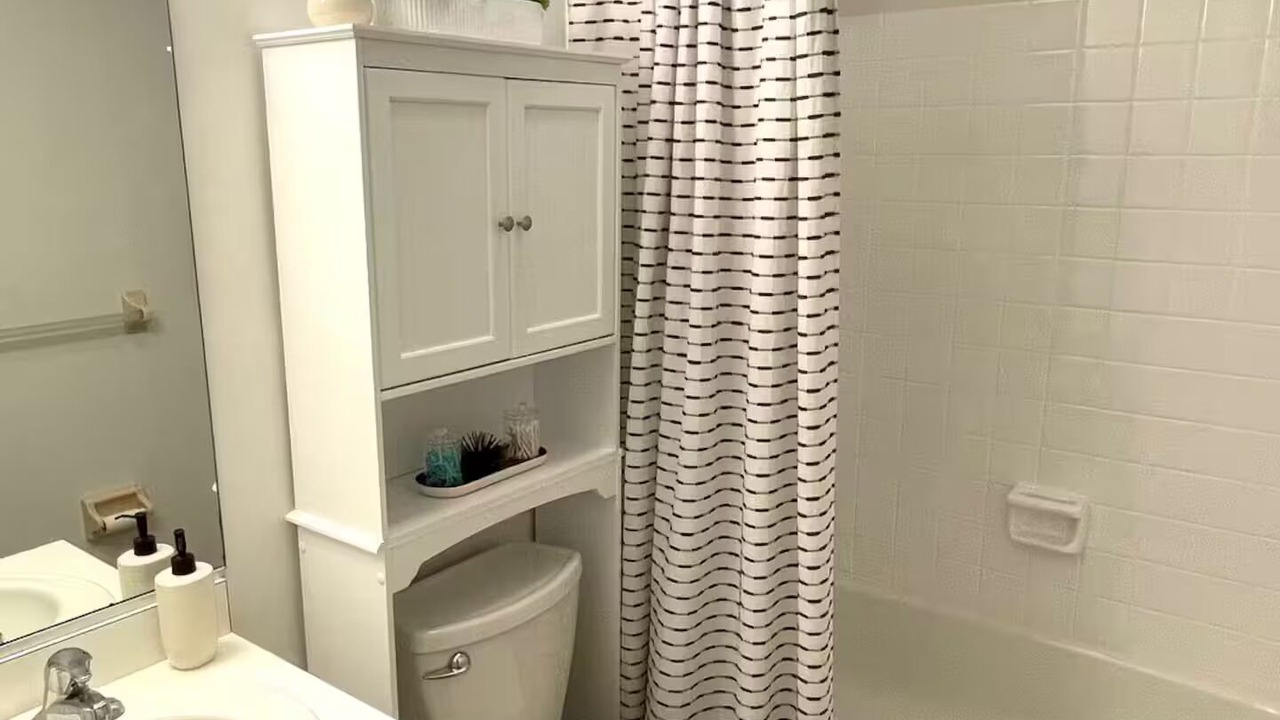 Photo of Bathroom in Lambertville