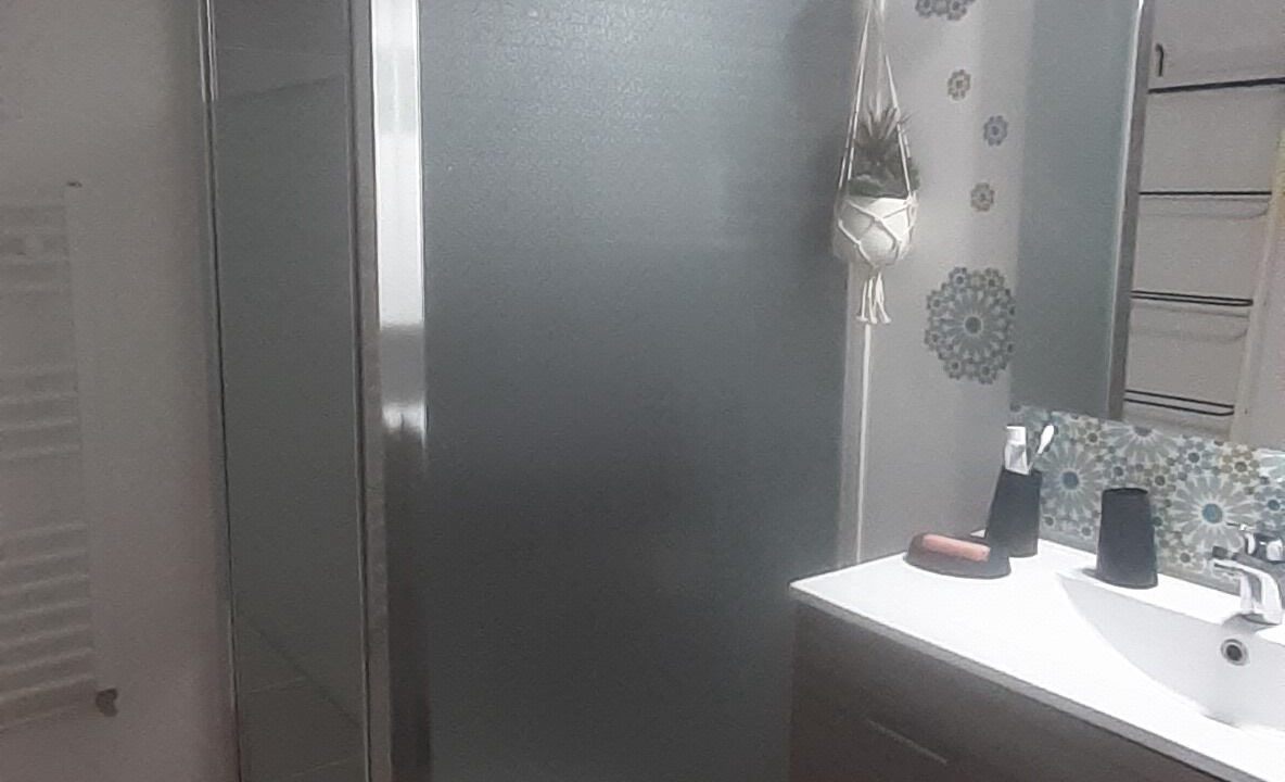 Photo of Bathroom in Embrun