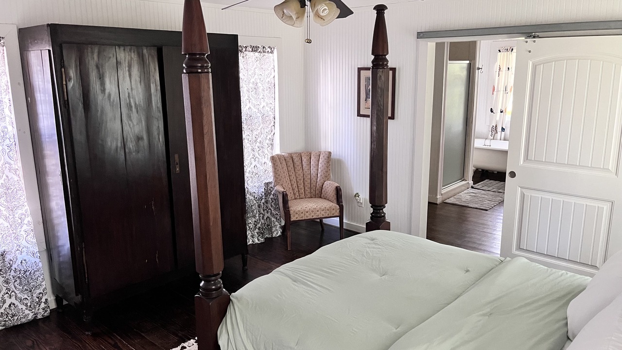 Photo of Bedroom in Waller