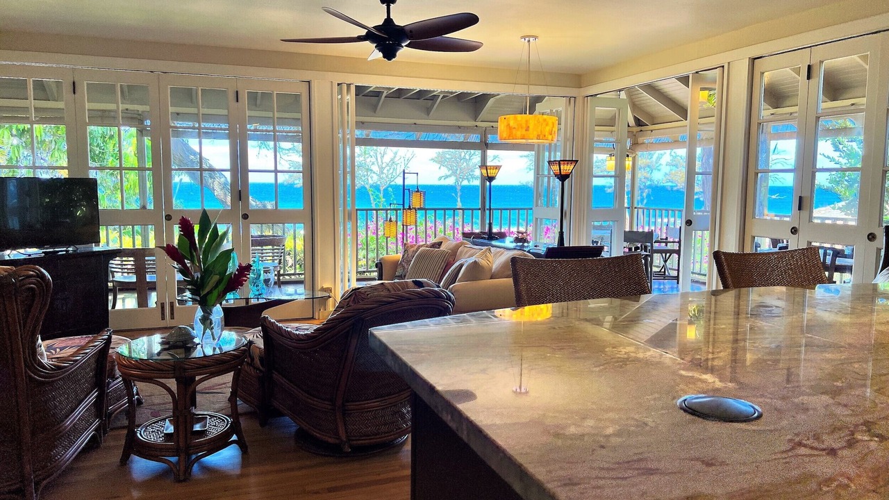 Photo of Livingroom in Maunaloa