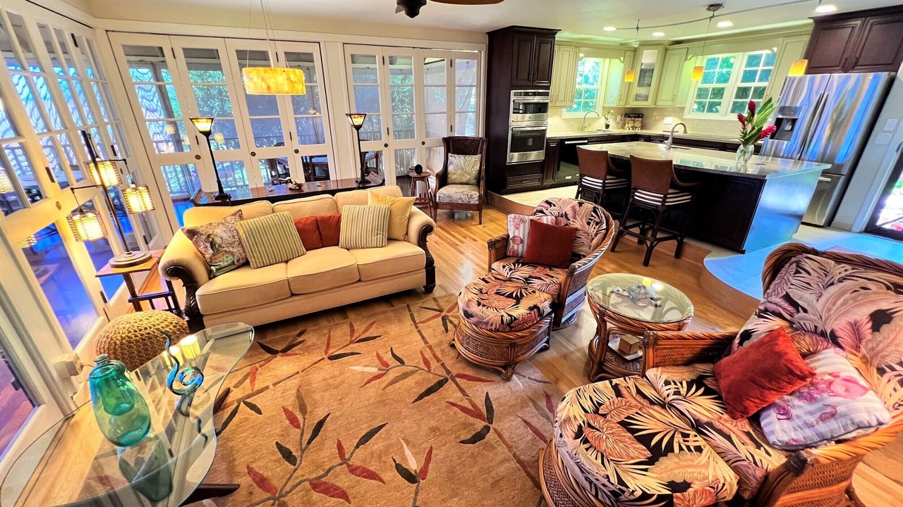 Photo of Livingroom in Maunaloa