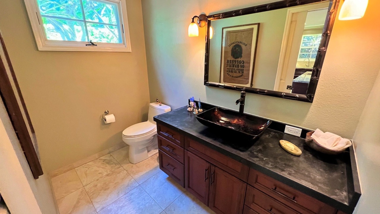 Photo of Bathroom in Maunaloa