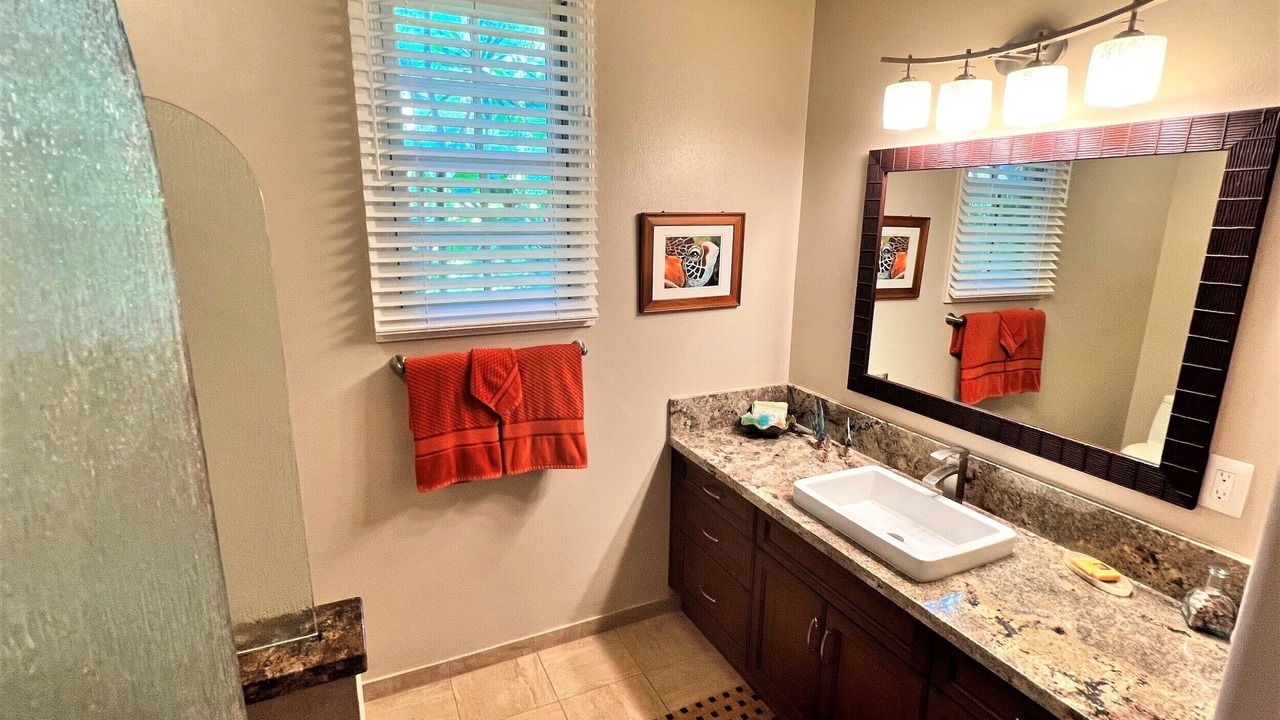 Photo of Bathroom in Maunaloa