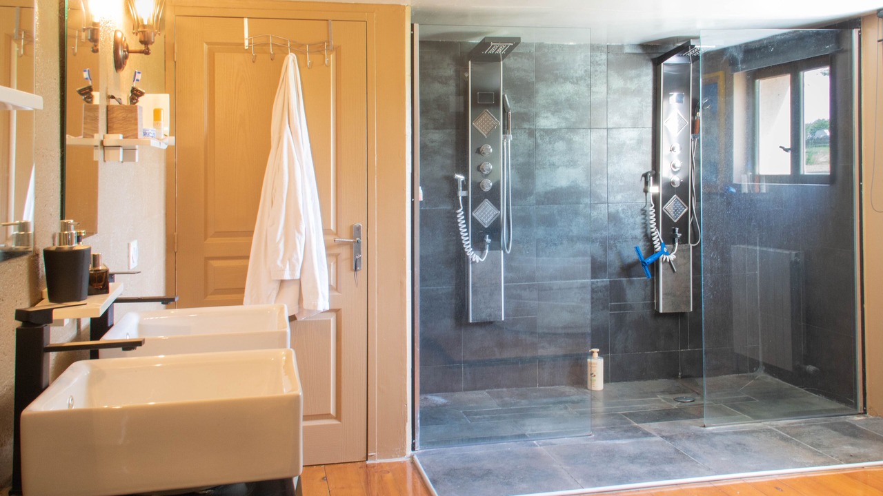 Photo of Bathroom in Saint-Meard-de-Gurcon