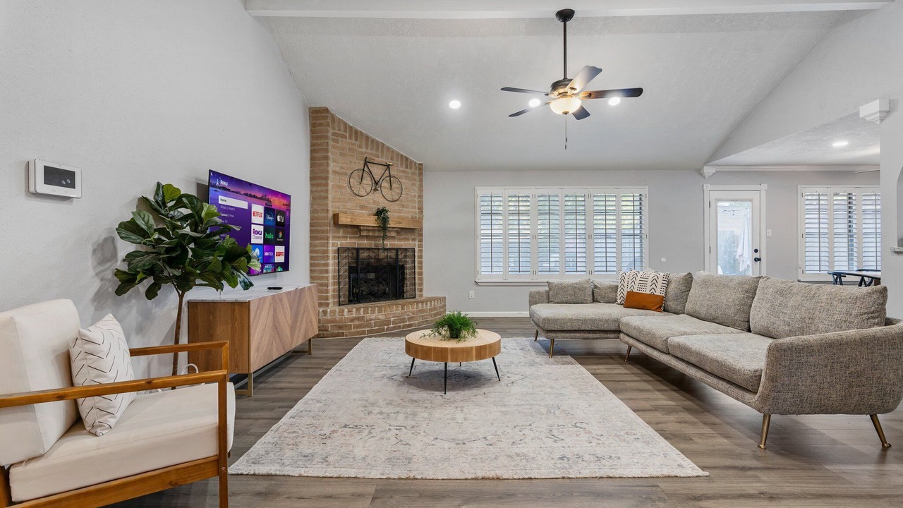 Photo of Livingroom in Spring