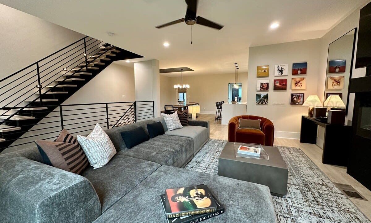 Photo of Livingroom in New Pathways