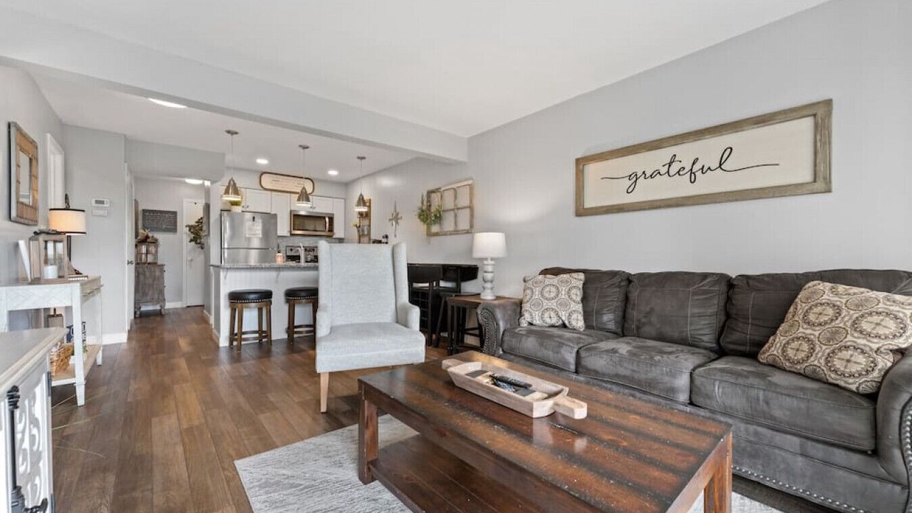 Photo of Livingroom in Notch Estates