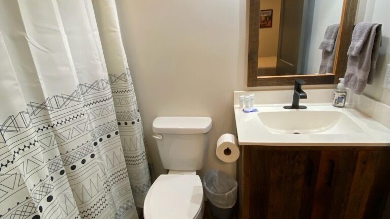 Photo of Bathroom in Cave-in-Rock