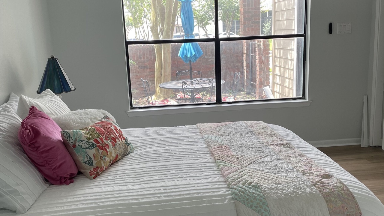 Photo of Bedroom in Nassau Bay