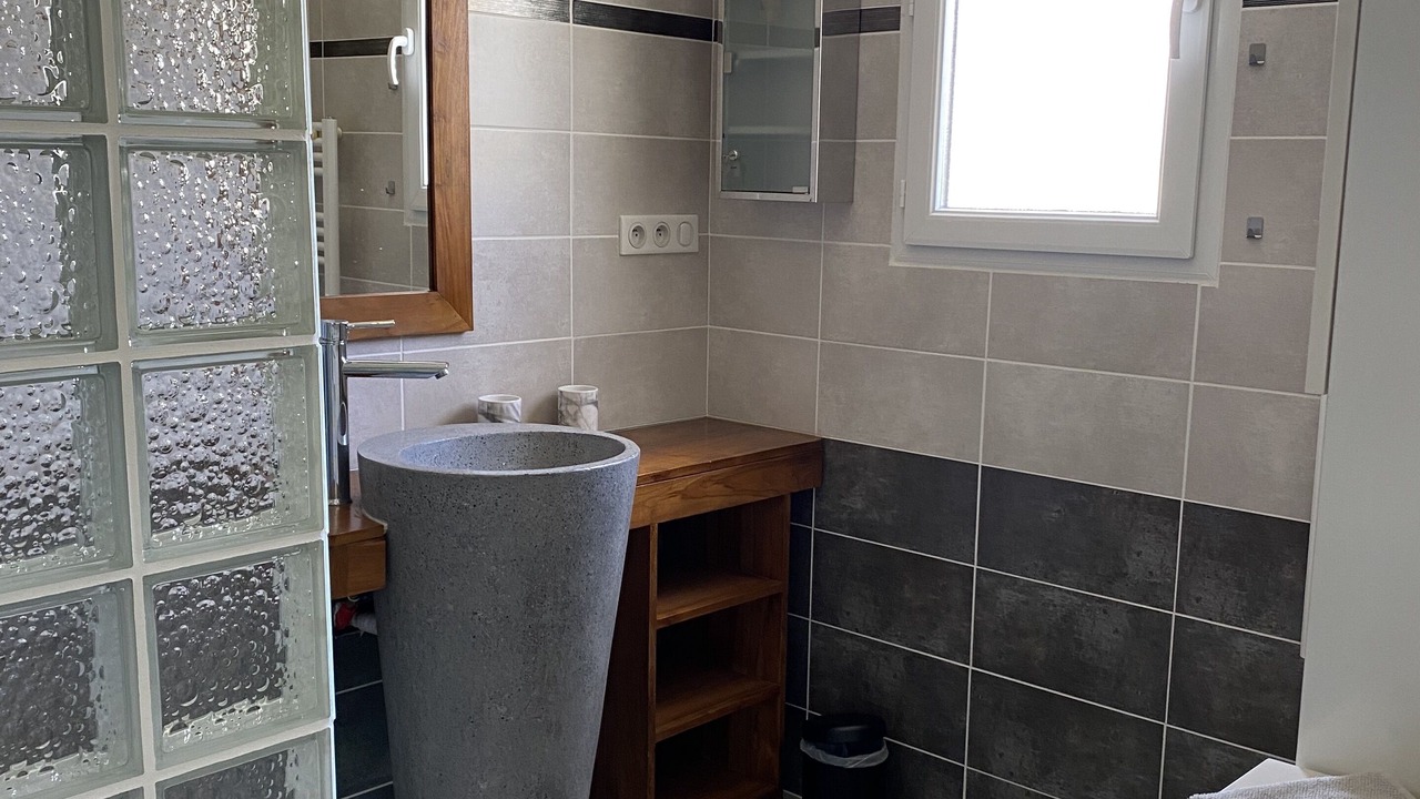 Photo of Bathroom in Barjac