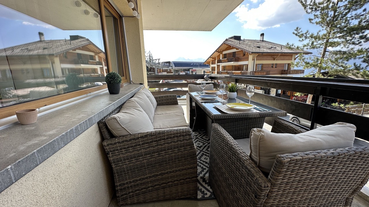 Photo of Outdoor in Salins