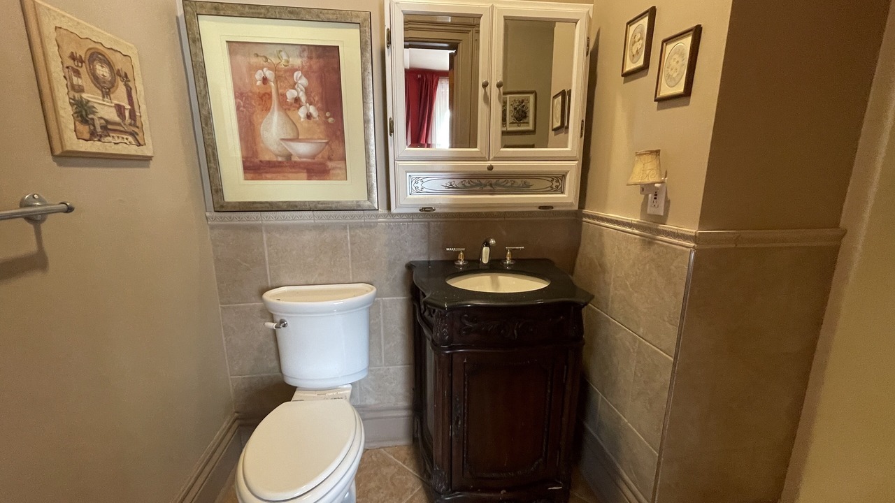 Photo of Bathroom in Niagara Falls