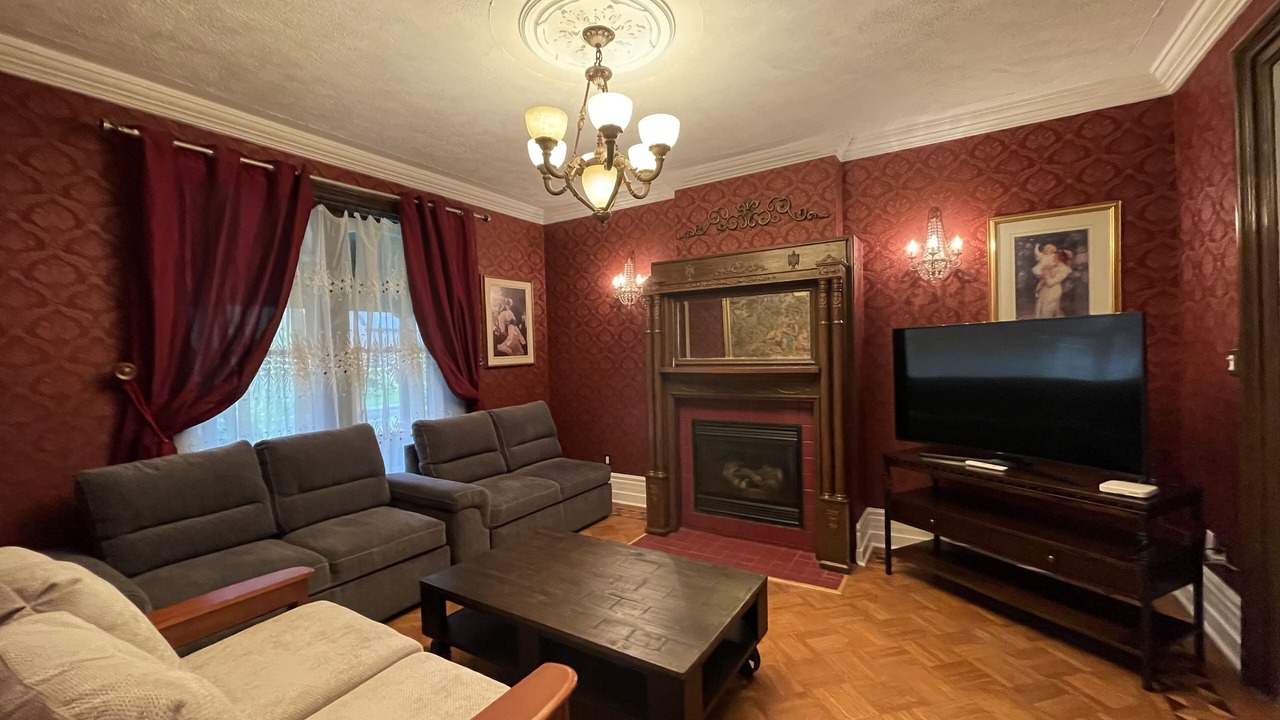 Photo of Livingroom in Niagara Falls