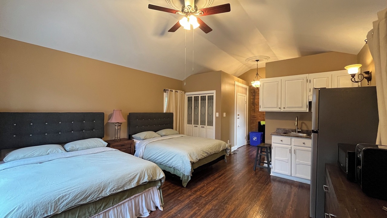 Photo of Bedroom in Downtown Niagara Falls