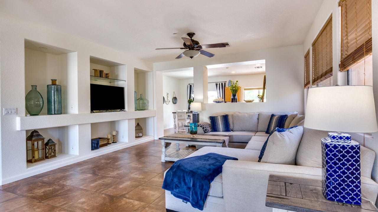 Photo of Livingroom in Sunrise