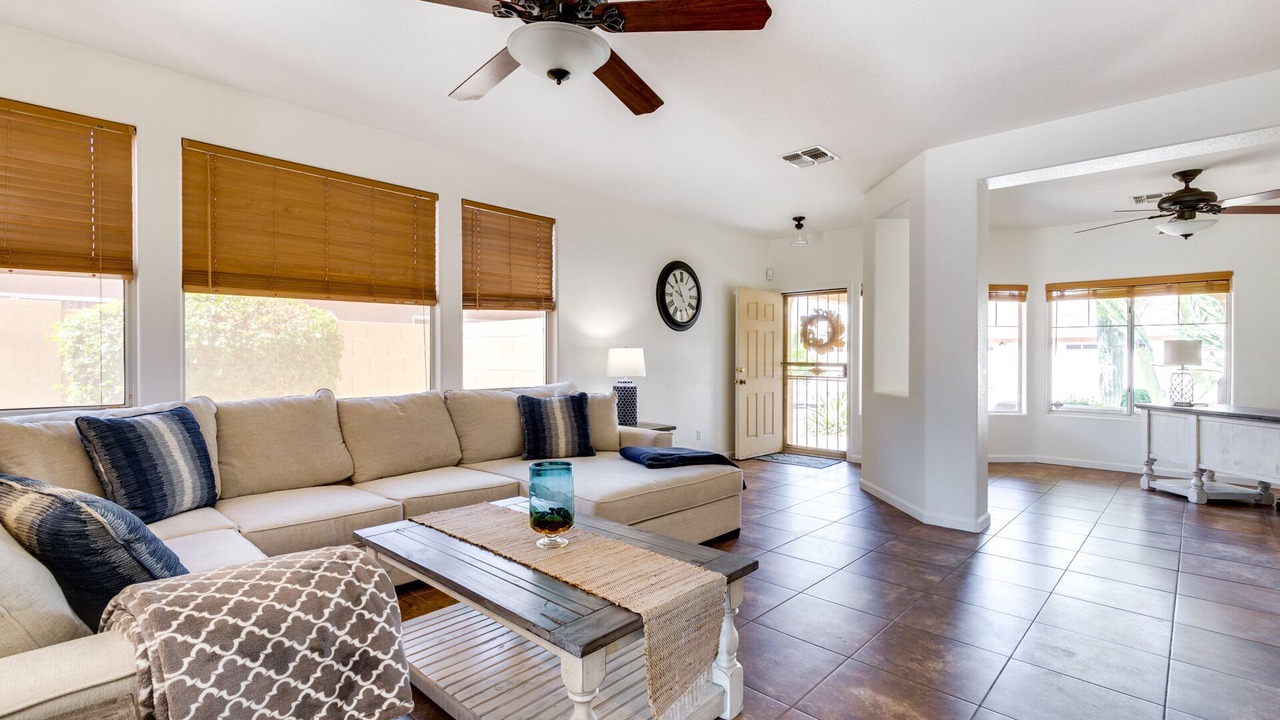 Photo of Livingroom in Sunrise