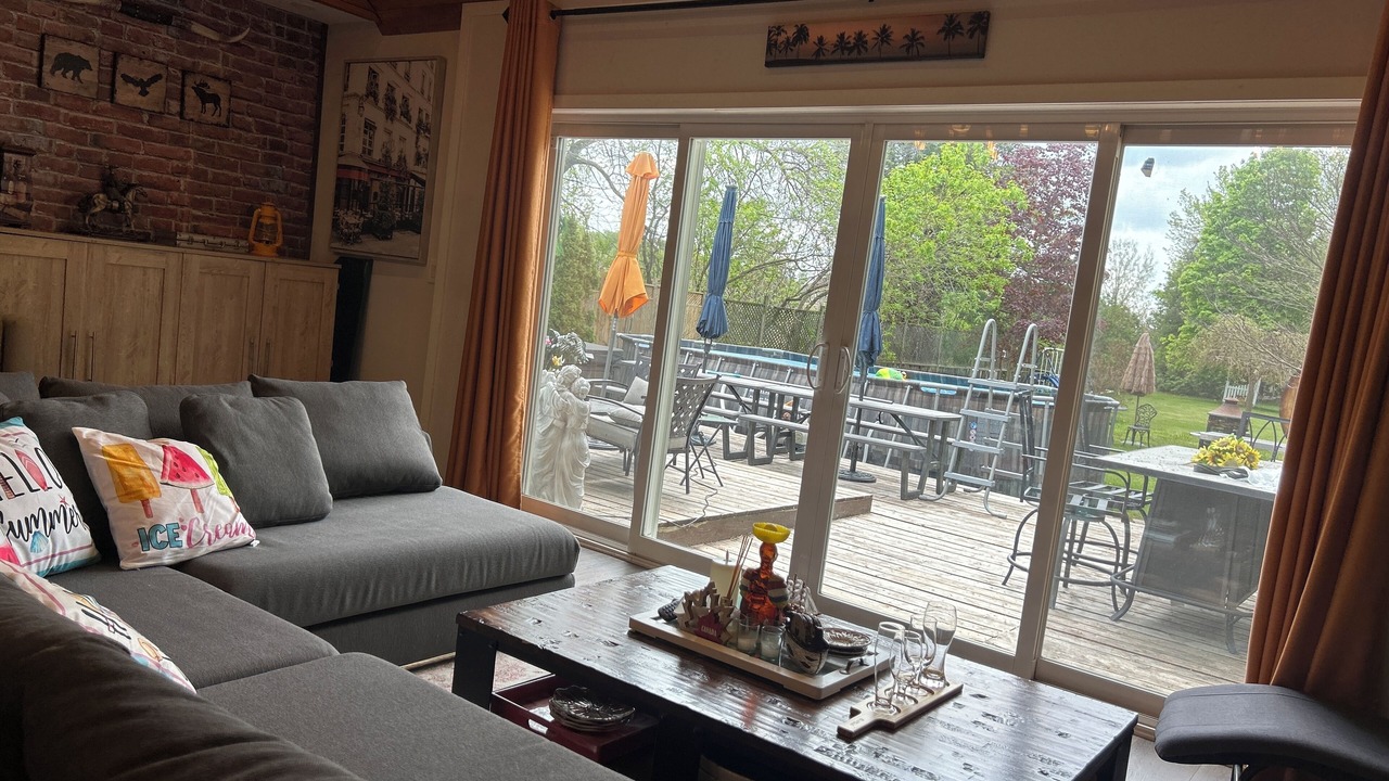 Photo of Livingroom in Alcona