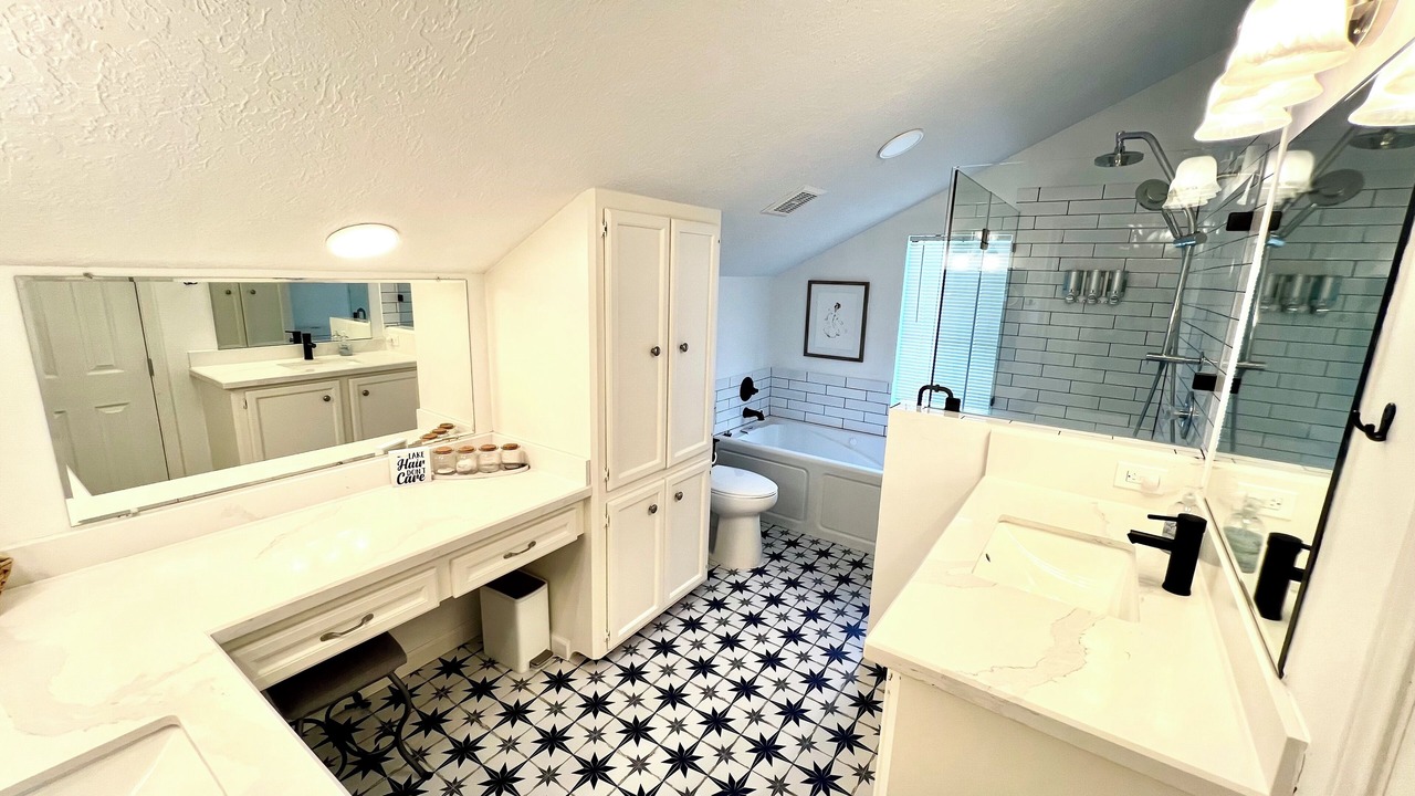 Photo of Bathroom in Willis