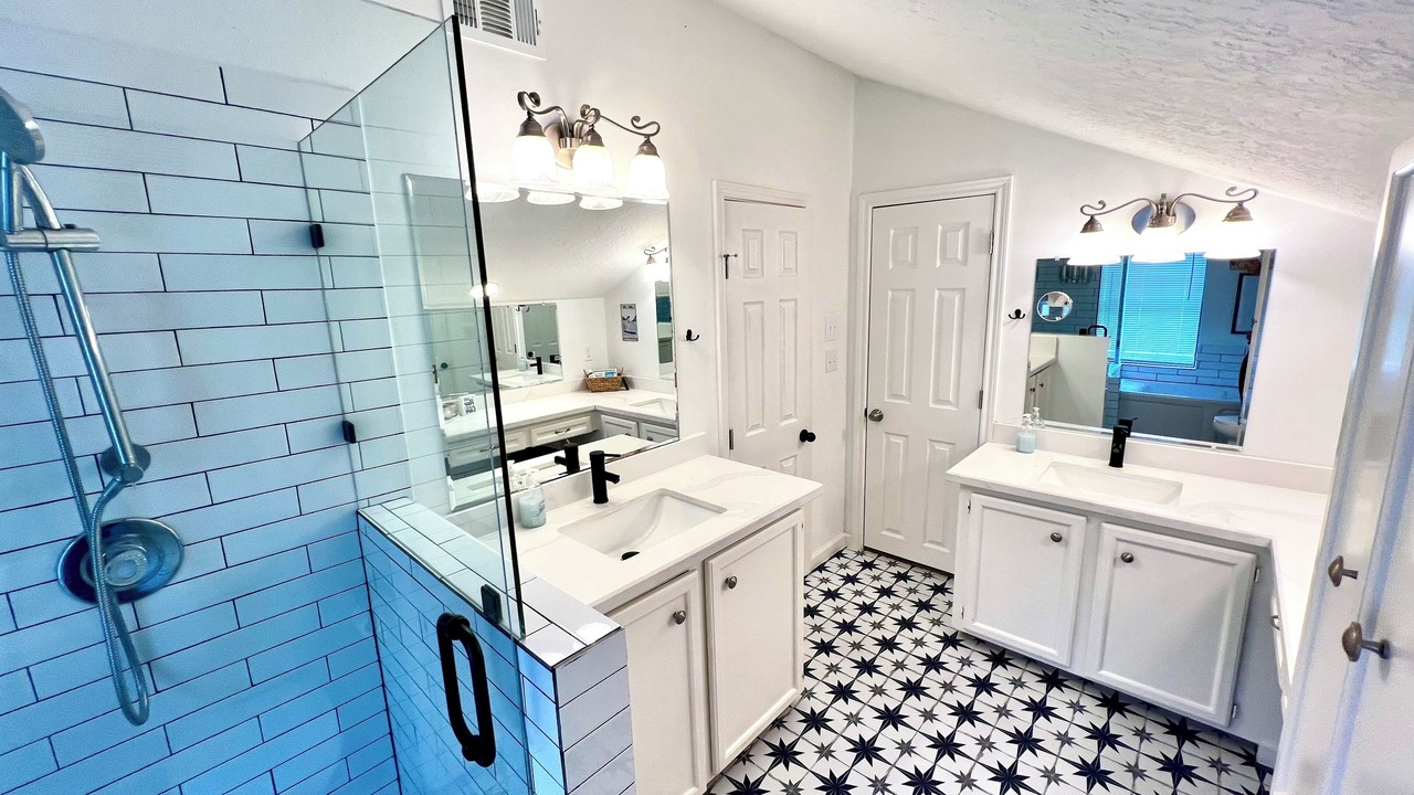 Photo of Bathroom in Willis