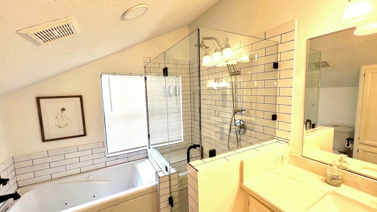 Photo of Bathroom in Willis