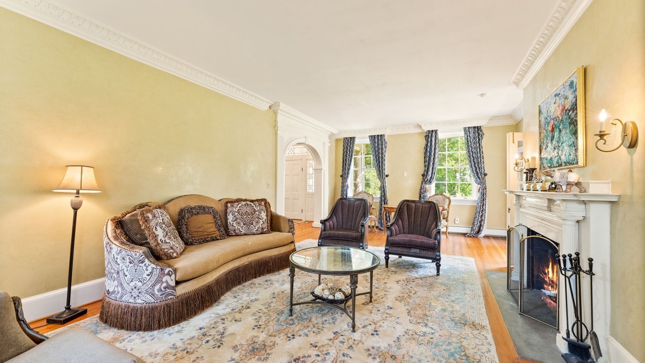 Photo of Livingroom in Hamilton