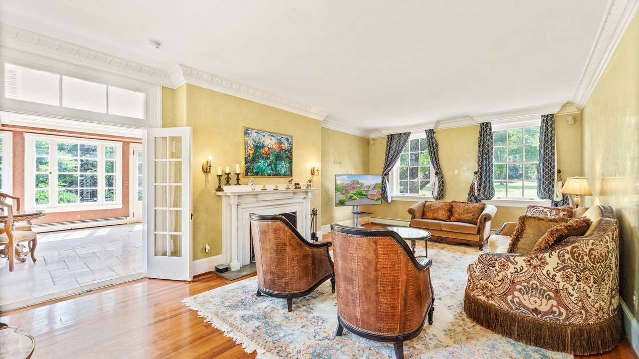 Photo of Livingroom in Hamilton