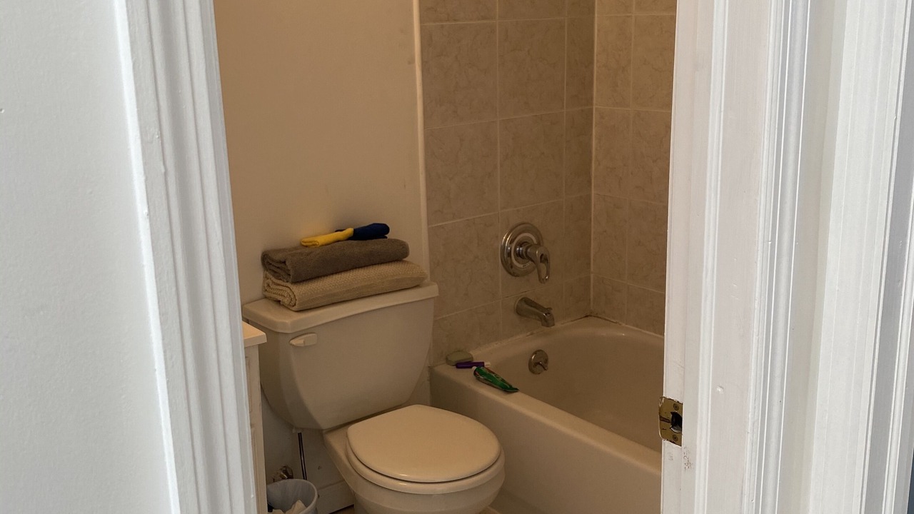 Photo of Bathroom in Throgs Neck