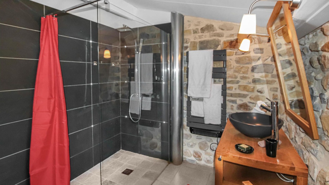 Photo of Bathroom in Grospierres
