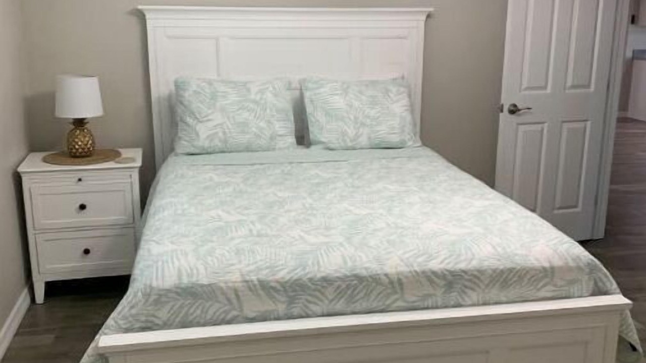 Photo of Bedroom in Caloosahatchee