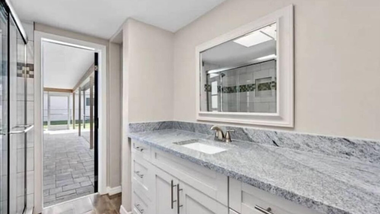 Photo of Bathroom in Caloosahatchee