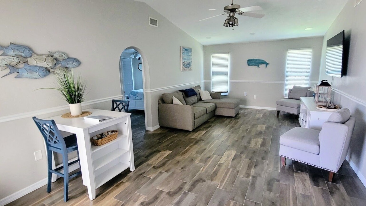 Photo of Livingroom in Caloosahatchee