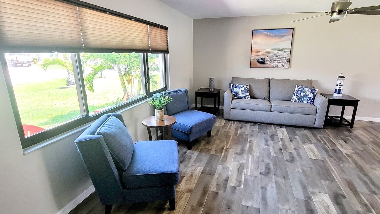 Photo of Livingroom in Caloosahatchee