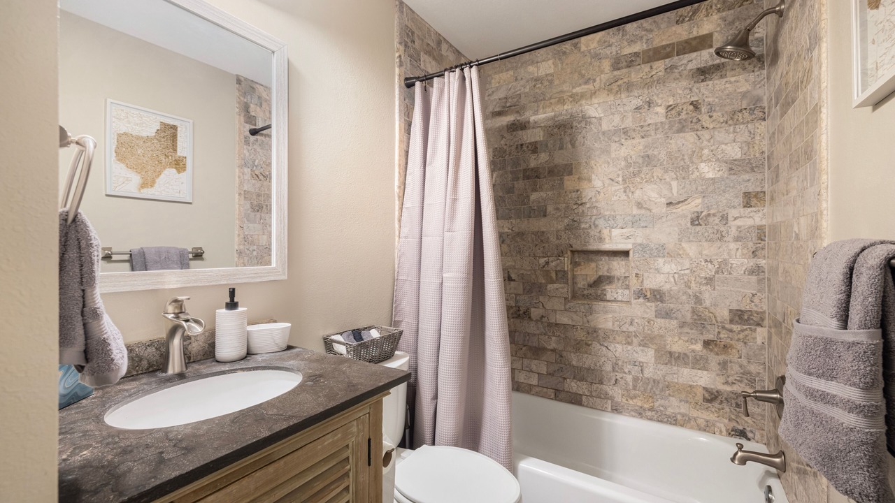 Photo of Bathroom in Scofield Farms