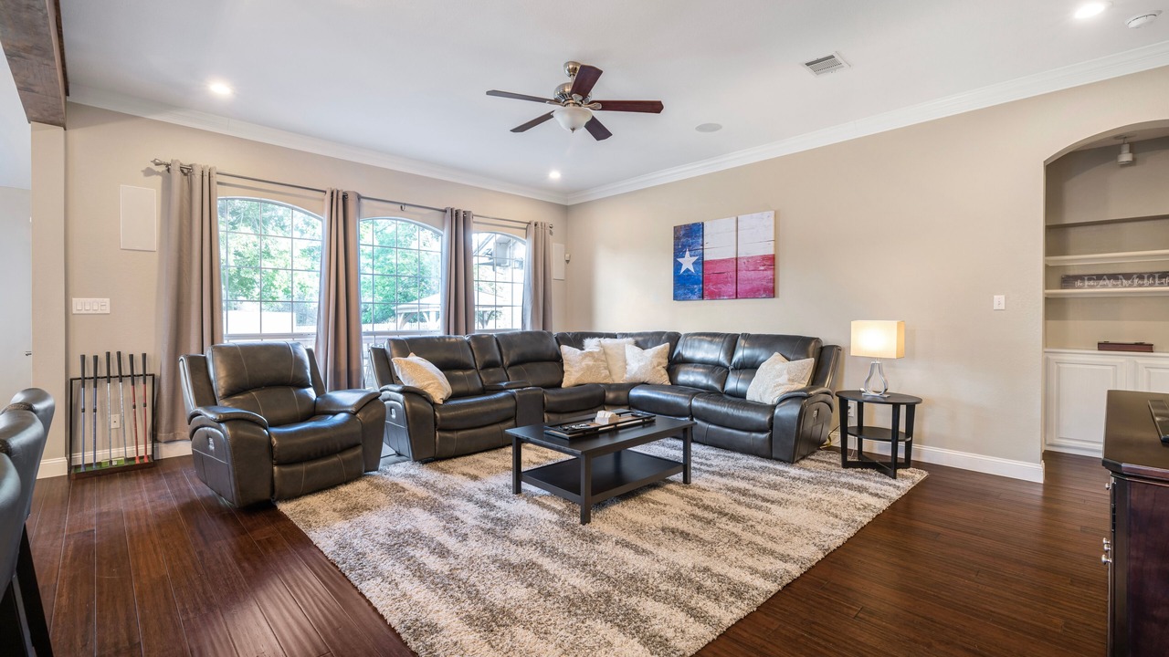 Photo of Livingroom in Scofield Farms