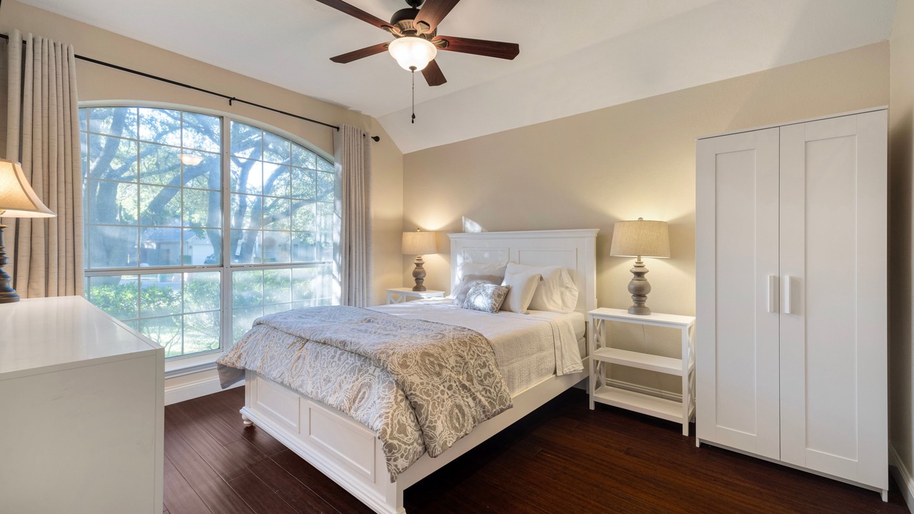 Photo of Bedroom in Scofield Farms
