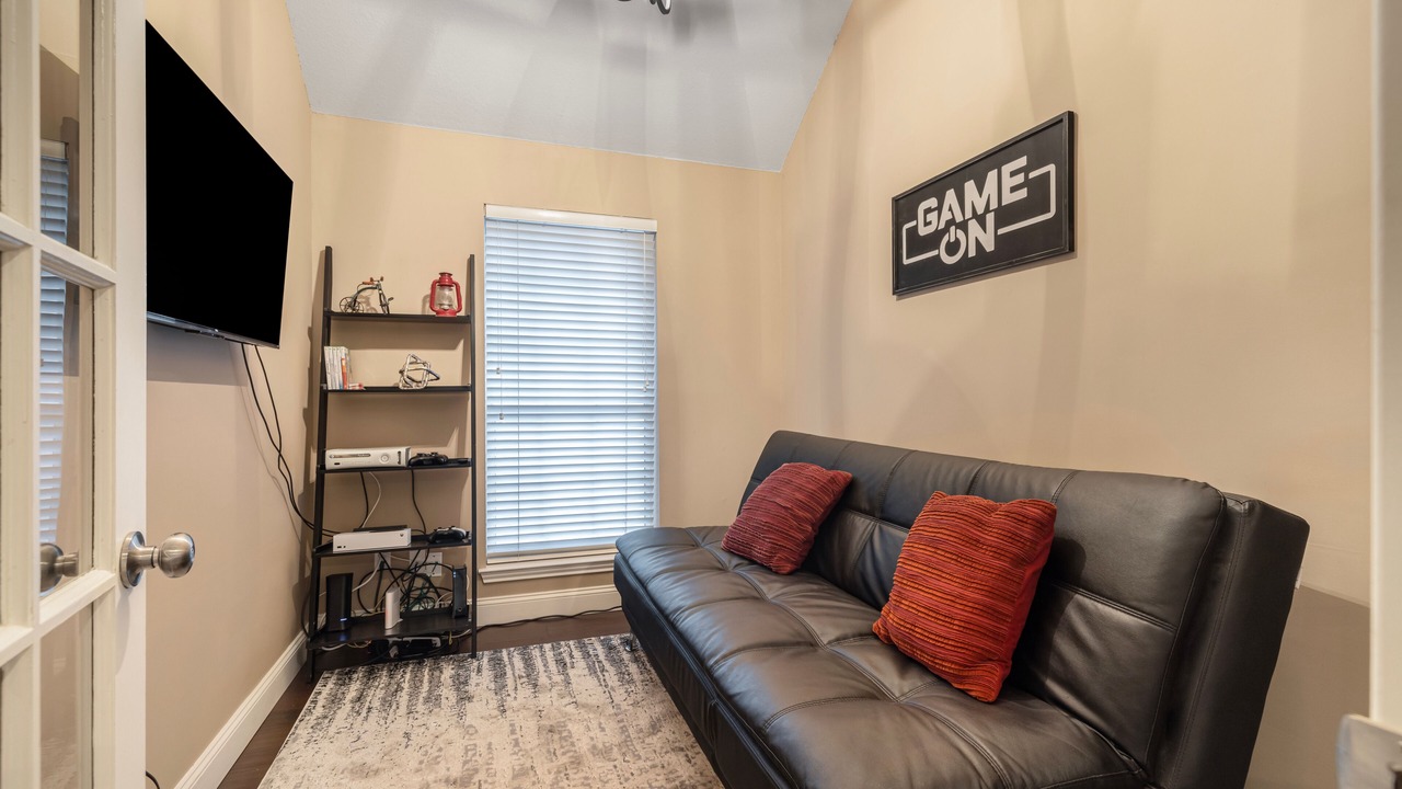 Photo of Livingroom in Scofield Farms