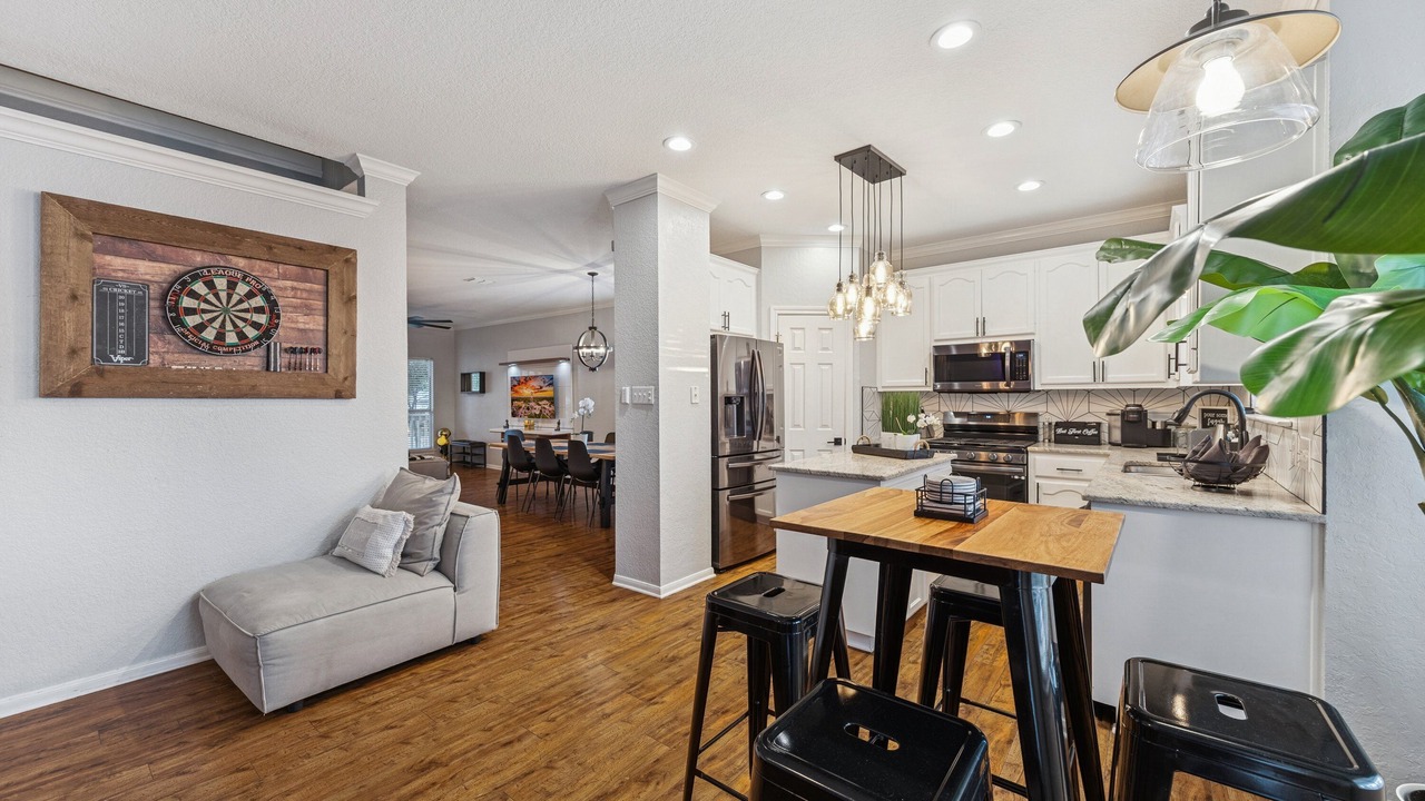 Photo of Livingroom in Chandler Creek