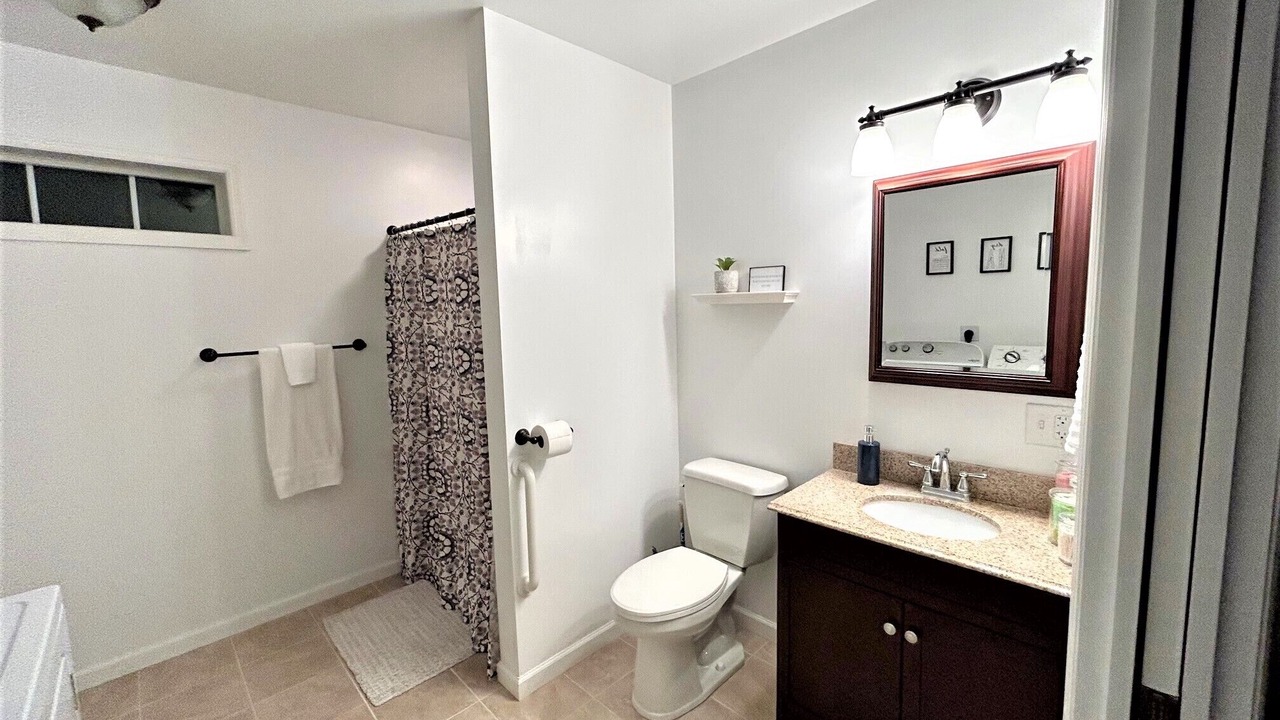 Photo of Bathroom in Port Crane