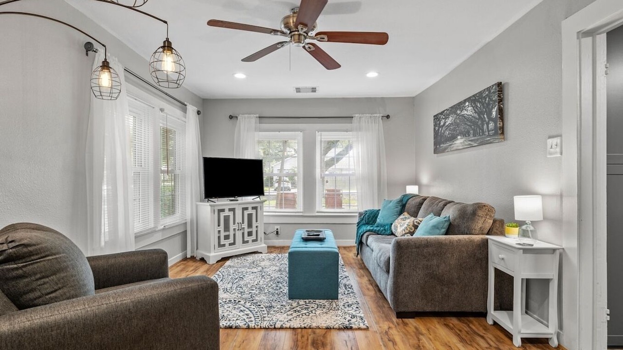 Photo of Bedroom in League City