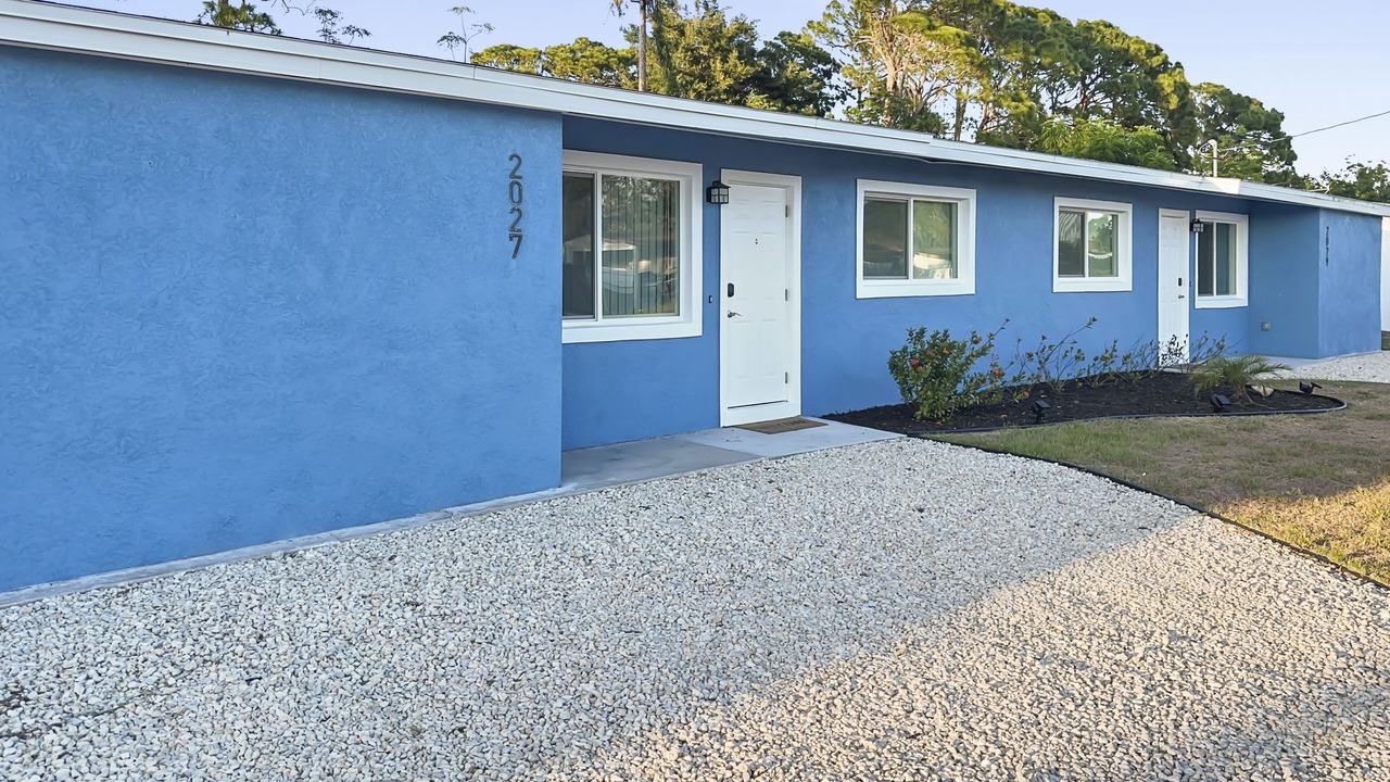 Photo of Outdoor in Gulf Gate Estates