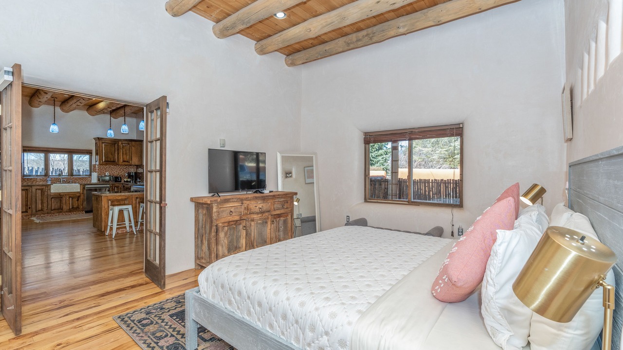 Photo of Bedroom in Tesuque