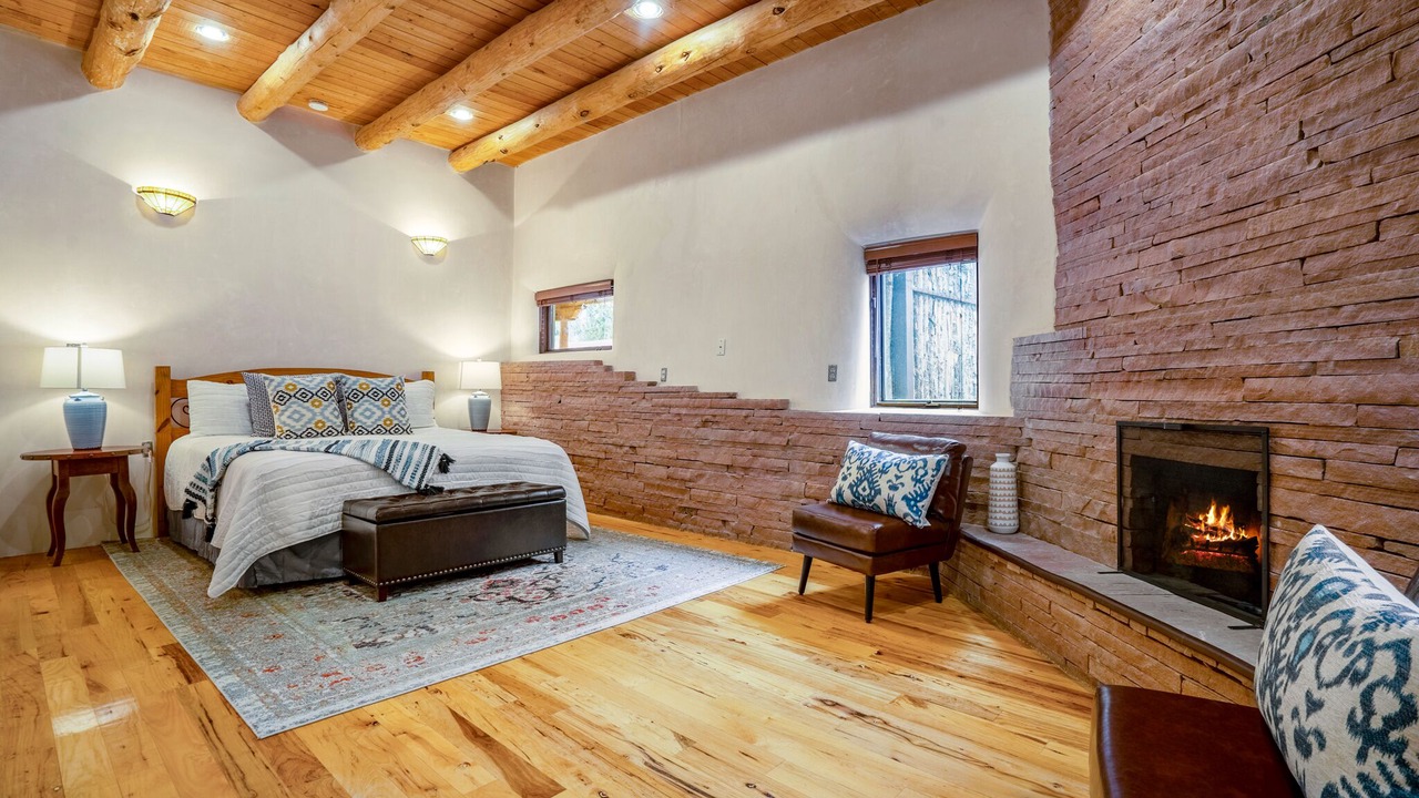 Photo of Bedroom in Tesuque