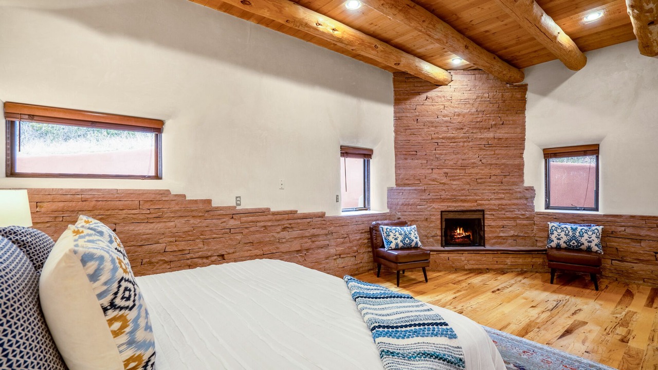 Photo of Bedroom in Tesuque
