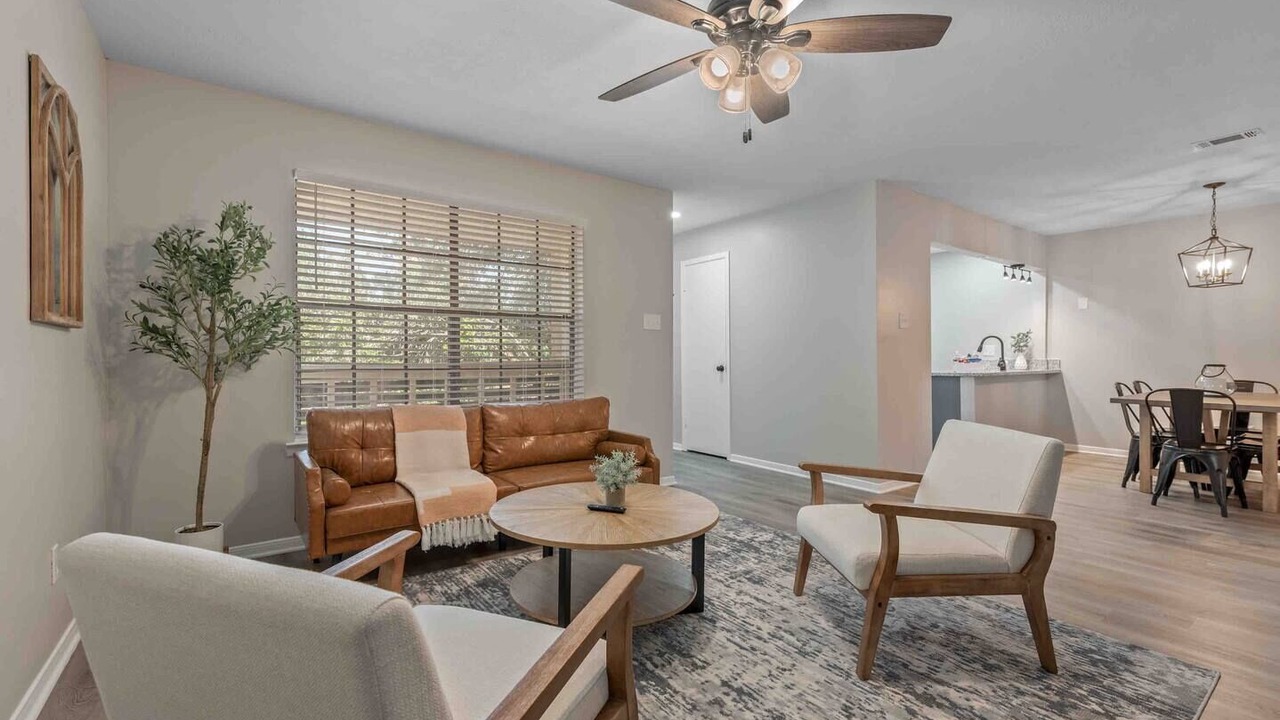 Photo of Livingroom in Southwood Valley