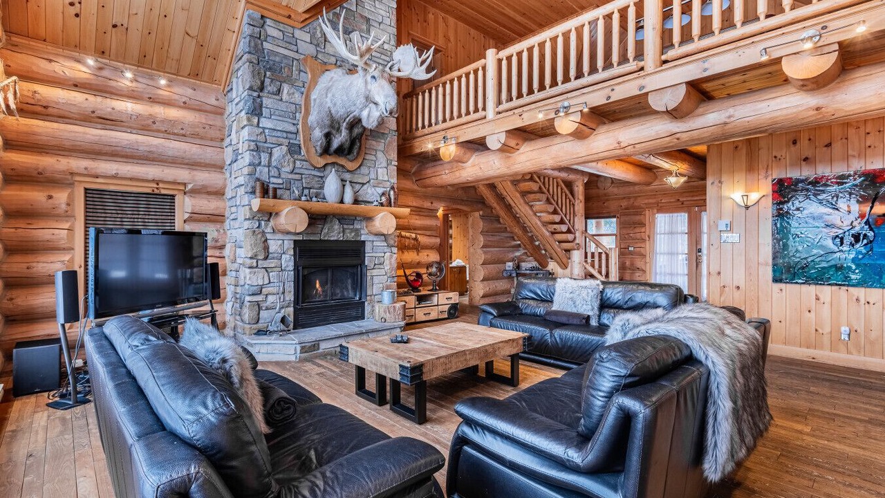 Photo of Livingroom in Fiddler Lake Resort