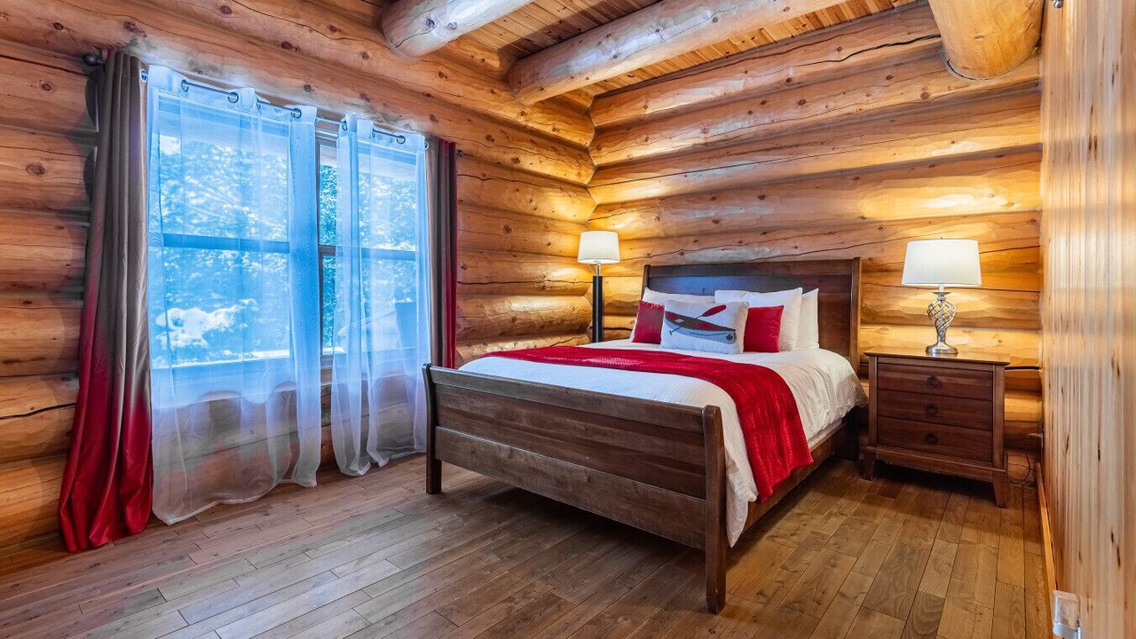 Photo of Bedroom in Fiddler Lake Resort