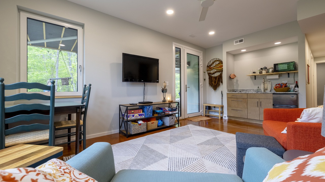 Photo of Livingroom in Blacksburg
