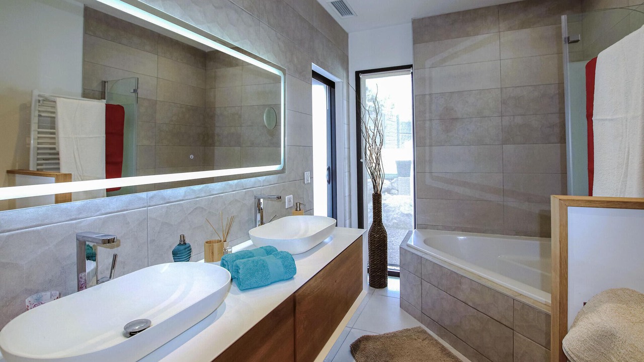 Photo of Bathroom in Saint-Clement-de-Riviere