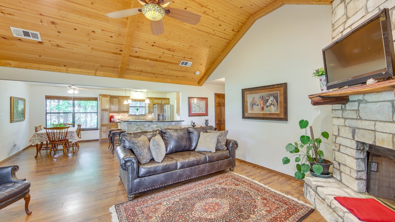 Photo of Bedroom in Wills Point
