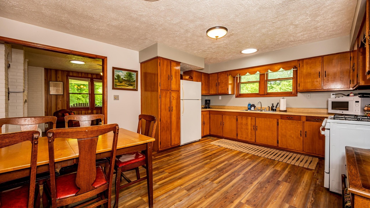 Photo of Kitchen in Gnaw Bone